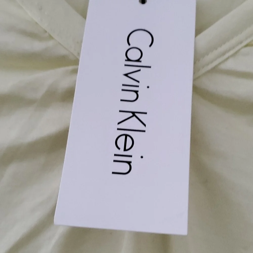 NWT Calvin Klein Light Green T-shirt - Picture 3 of 4